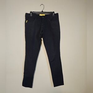 Black Jeggings with Slim Fit and Zipper Fly